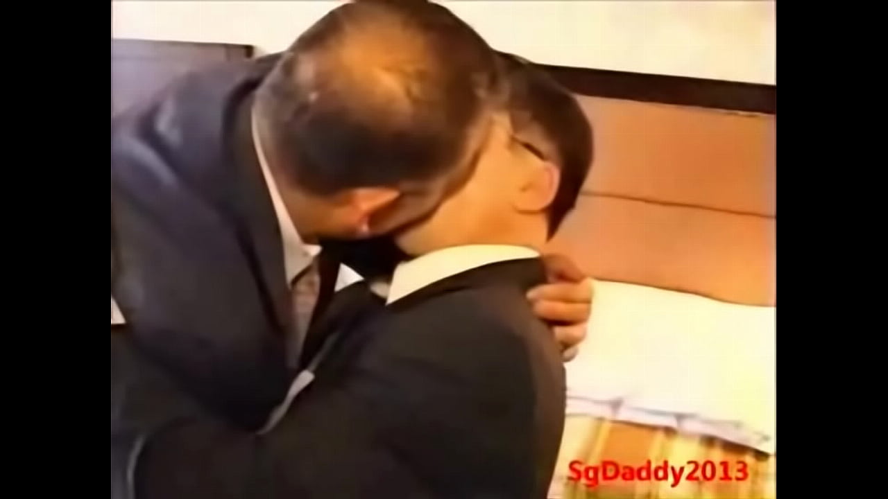 Nhân Viên Văn Phòng Chơi Gay Trong Khách Sạn